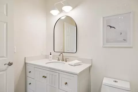 Bath - 181 Centre 11, Mountain View, CA 94041 photo 3 of 3