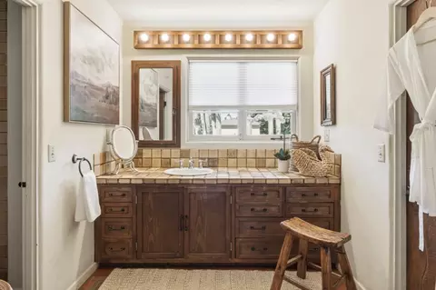 Bath - 24613 Upper Trl, Carmel, CA 93923 photo 1 of 4