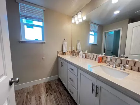 Bath - 295 Baja Rose St, Milpitas, CA 95035 photo 3 of 3