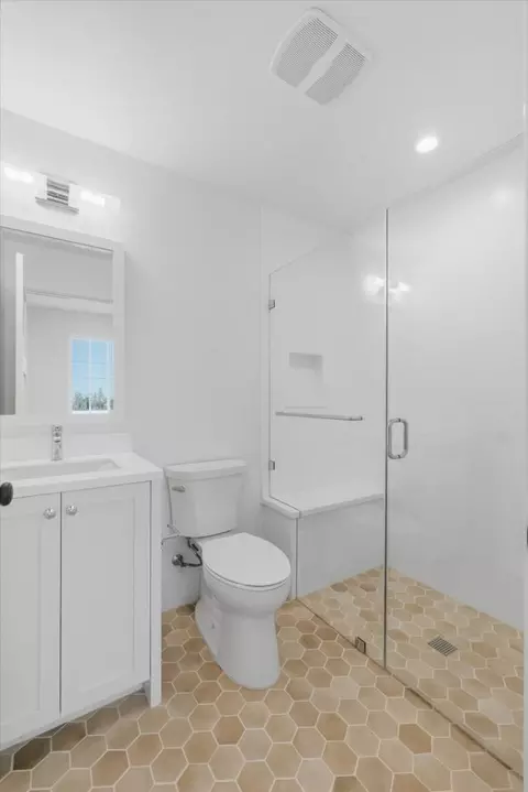 Bath - 38451 Amaranto St, Newark, CA 94560 photo 6 of 7