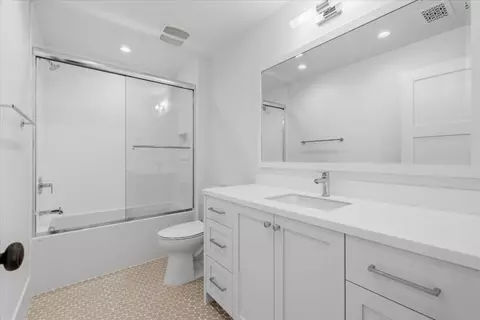 Bath - 38451 Amaranto St, Newark, CA 94560 photo 5 of 7