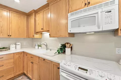 Kitchen - 49 Showers Dr E145, Mountain View, CA 94040 photo 3 of 4