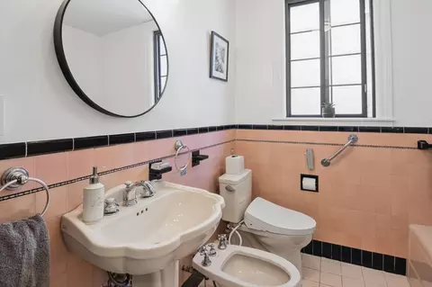 Bath - 209 Elder Ave, Millbrae, CA 94030 photo 1 of 5