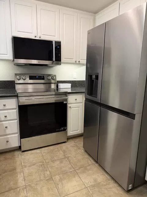 Kitchen - 9263 Regents Rd B301, La Jolla, CA 92037 photo 3 of 5