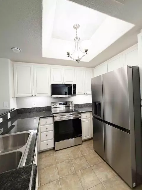 Kitchen - 9263 Regents Rd B301, La Jolla, CA 92037 photo 2 of 5