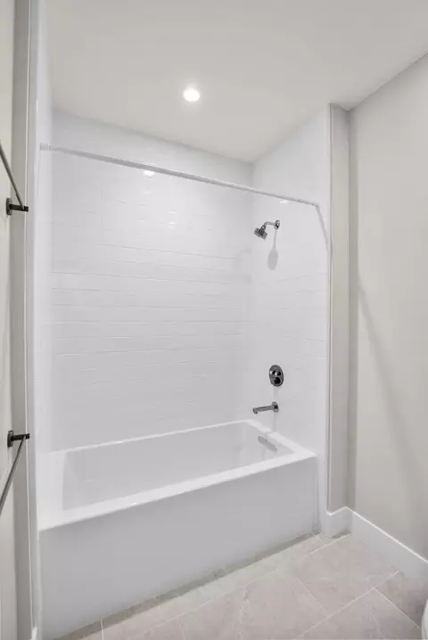 Bath - 223 Hope St, Mountain View, CA 94041 photo 4 of 11