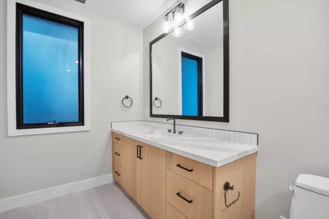 Bath - 223 Hope St, Mountain View, CA 94041 photo 8 of 11
