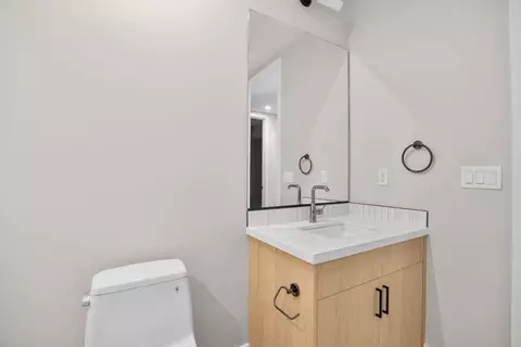 Bath - 223 Hope St, Mountain View, CA 94041 photo 3 of 11