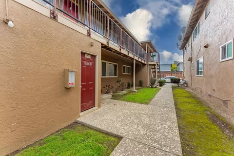 Exterior - 110 Roundtable Apt 19 Dr, San Jose, CA 95111 photo 2 of 8