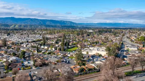 View/Area - 110 Roundtable Apt 19 Dr, San Jose, CA 95111 photo 6 of 7