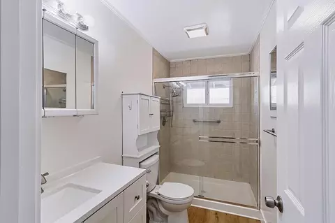 Bath - 148 Walker Dr, Mountain View, CA 94043 photo 1 of 3