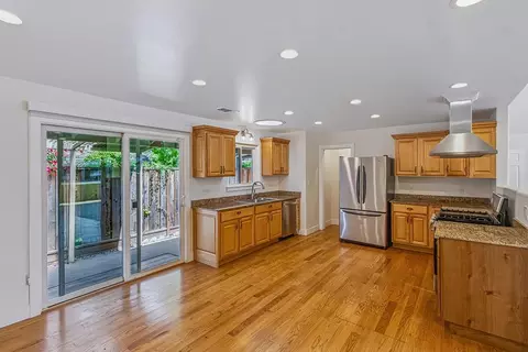 Kitchen - 148 Walker Dr, Mountain View, CA 94043 photo 3 of 3