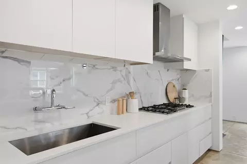 Kitchen - 1375 Livingston Ave, Pacifica, CA 94044 photo 3 of 5