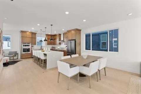 Dining - 2815 Crusader St, Alameda, CA 94501 photo 1 of 4