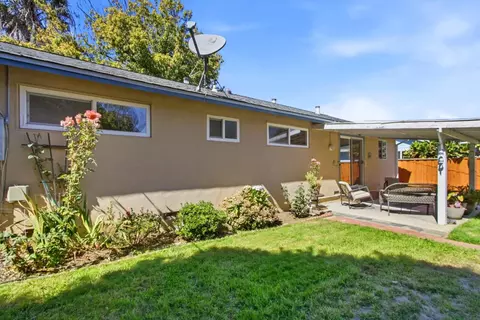 Exterior - 894 Hazelnut Ct, Sunnyvale, CA 94087 photo 10 of 15