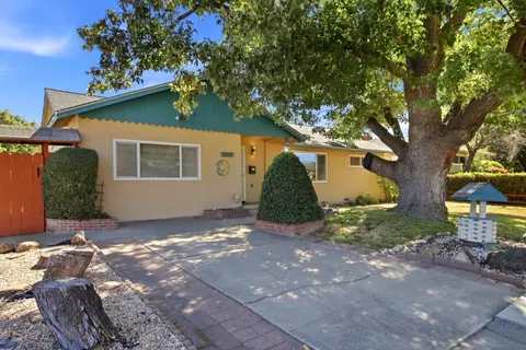 Exterior - 894 Hazelnut Ct, Sunnyvale, CA 94087 photo 4 of 15