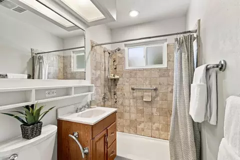 Bath - 894 Hazelnut Ct, Sunnyvale, CA 94087 photo 1 of 2