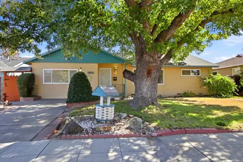 Exterior - 894 Hazelnut Ct, Sunnyvale, CA 94087 photo 2 of 15