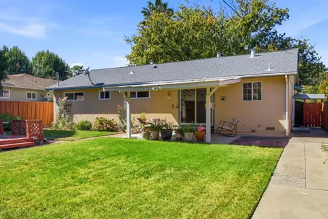 Exterior - 894 Hazelnut Ct, Sunnyvale, CA 94087 photo 11 of 15