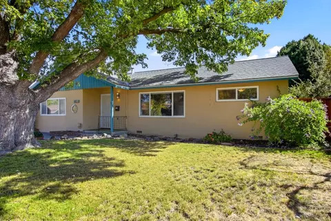 Exterior - 894 Hazelnut Ct, Sunnyvale, CA 94087 photo 3 of 15
