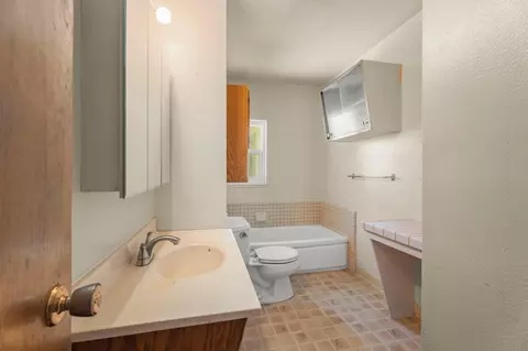 Bath - 76 Smithwood St, Milpitas, CA 95035 photo 1 of 3