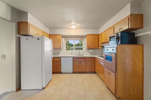 Kitchen - 76 Smithwood St, Milpitas, CA 95035 photo 1 of 3