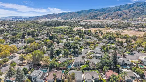 View/Area - 7385 Thayer Ct, Gilroy, CA 95020 photo 6 of 7