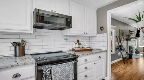 Kitchen - 7385 Thayer Ct, Gilroy, CA 95020 photo 5 of 8