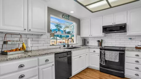 Kitchen - 7385 Thayer Ct, Gilroy, CA 95020 photo 6 of 8
