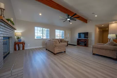 Living - 17864 Road 25, Madera, CA 93638 photo 2 of 2