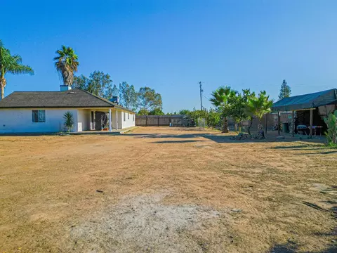 Exterior - 17864 Road 25, Madera, CA 93638 photo 12 of 17