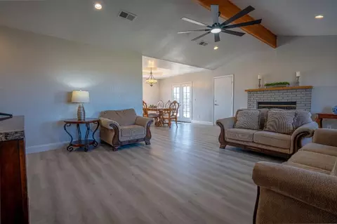 Living - 17864 Road 25, Madera, CA 93638 photo 1 of 2