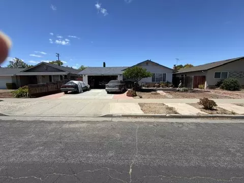 Exterior - 2255 Wren Way, Campbell, CA 95008 photo 2 of 5