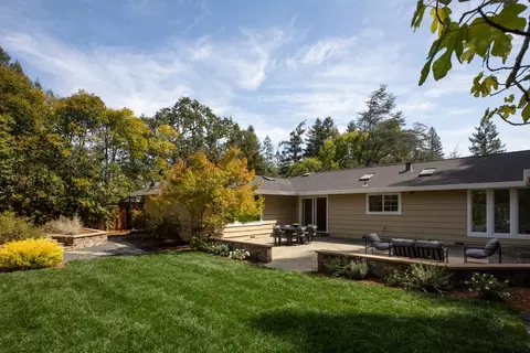25 Corto Ln, Woodside, CA 94062