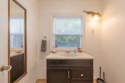 Bath - 355 357 Monroe St, Monterey, CA 93940 photo 3 of 3