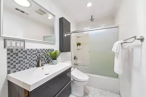 Bath - 40489 Davis St, Fremont, CA 94538 photo 3 of 8