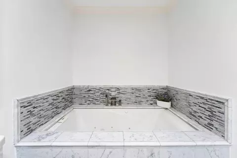 Bath - 40489 Davis St, Fremont, CA 94538 photo 7 of 8