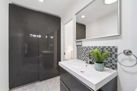 Bath - 40489 Davis St, Fremont, CA 94538 photo 4 of 8