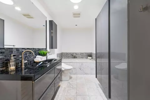 Bath - 40489 Davis St, Fremont, CA 94538 photo 5 of 8