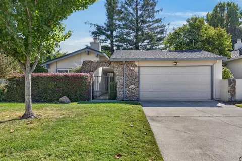 9 Miranda Ct, Sacramento, CA 95822