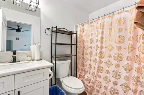 Bath - 2024 Ellis St, Modesto, CA 95354 photo 1 of 3