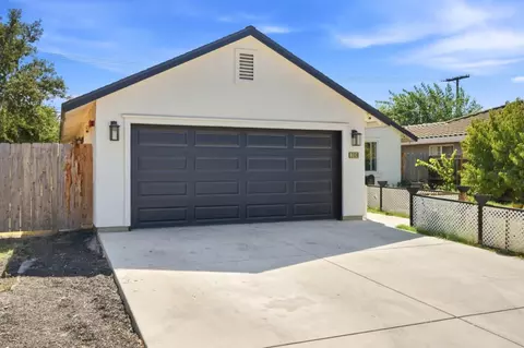 Exterior - 2024 Ellis St, Modesto, CA 95354 photo 2 of 11