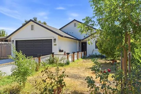 Exterior - 2024 Ellis St, Modesto, CA 95354 photo 4 of 11