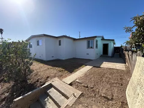 Exterior - 1259 Summit Dr, Salinas, CA 93905 photo 7 of 9