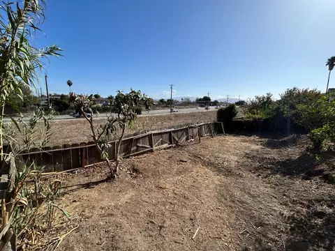 Exterior - 1259 Summit Dr, Salinas, CA 93905 photo 5 of 9