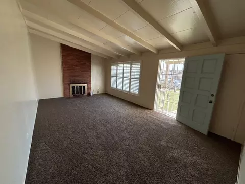 Living - 1259 Summit Dr, Salinas, CA 93905 photo 2 of 4