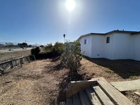 Exterior - 1259 Summit Dr, Salinas, CA 93905 photo 6 of 9