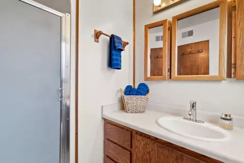 Bath - 218 Siesta Dr, Aptos, CA 95003 photo 2 of 3