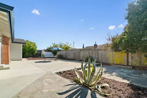 Exterior - 218 Siesta Dr, Aptos, CA 95003 photo 5 of 9
