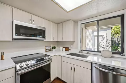 Kitchen - 1113 Alonso Dr, San Jose, CA 95126 photo 2 of 2